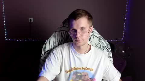 Snapshot of leonnextdoor chatting on 01-02-25, 09:54 Leon online show from 01-02-25, 09:54