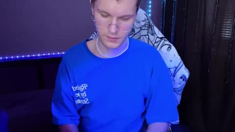 Snapshot of leonnextdoor chatting on 01-10-25, 05:47 Leon online show from 01-10-25, 05:47