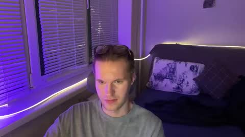 Snapshot of leonnextdoor chatting on 01-14-26, 11:20 Leon online show from 01-14-26, 11:20