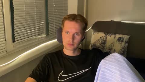 Snapshot of leonnextdoor chatting on 01-15-26, 06:55 Leon online show from 01-15-26, 06:55