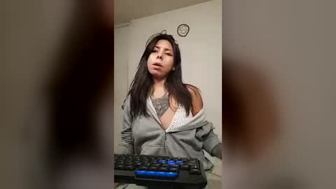leonorfox online show from 07-05-26, 10:50