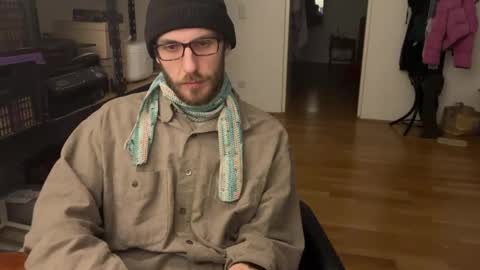 Leon online show from 01-27-25, 08:39