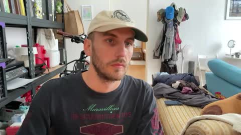 Leon online show from 10-07-25, 10:34