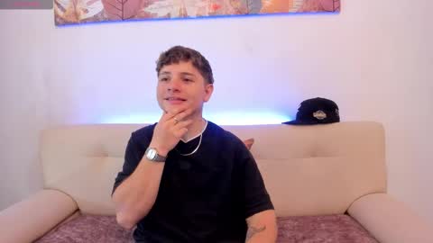 Snapshot of leoo_miller chatting on 10-14-25, 09:15 Leo online show from 10-14-25, 09:15