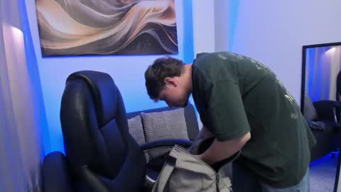 Leo  online show from 02-15-26, 03:47