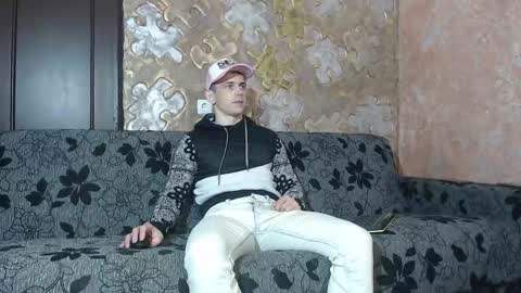 Snapshot of leoroman chatting on 10-25-25, 09:06 leoroman online show from 10-25-25, 09:06