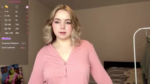 Hello everyone Im Lora Its my first day Were going to have fun together online show from 03-01-26, 06:04