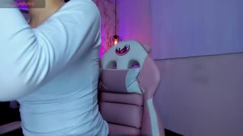 Snapshot of leri_rose_ chatting on 07-15-26, 11:15 online show from 07-15-26, 11:15