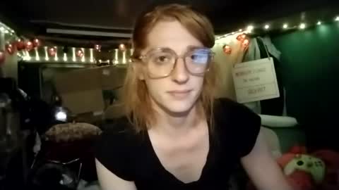 Snapshot of lesleygumgrass chatting on 06-16-26, 04:04 LesleyGumGrass- The Boring Trans girl online show from 06-16-26, 04:04