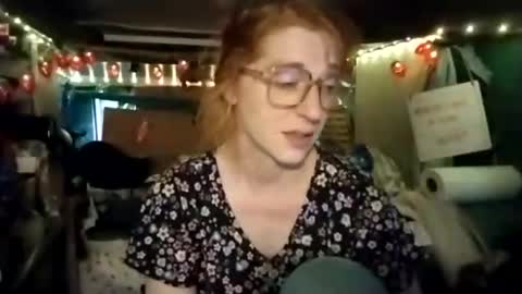 Snapshot of lesleygumgrass chatting on 06-20-26, 01:58 LesleyGumGrass- The Boring Trans girl online show from 06-20-26, 01:58