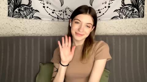 Snapshot of lesleytargett chatting on 11-18-25, 11:14 Sia online show from 11-18-25, 11:14