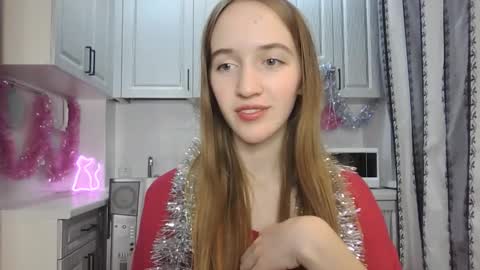 Snapshot of leslie_my_lovee chatting on 12-22-24, 10:58 LESLIE online show from 12-22-24, 10:58