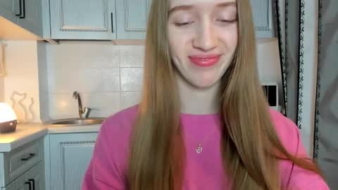 Snapshot of leslie_my_lovee chatting on 10-24-25, 08:38 LESLIE online show from 10-24-25, 08:38