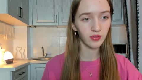 Snapshot of leslie_my_lovee chatting on 10-29-25, 08:32 LESLIE online show from 10-29-25, 08:32