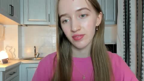 Snapshot of leslie_my_lovee chatting on 11-11-25, 07:14 LESLIE online show from 11-11-25, 07:14