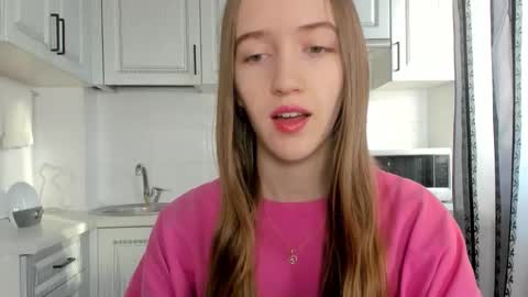 Snapshot of leslie_my_lovee chatting on 11-23-25, 08:03 LESLIE online show from 11-23-25, 08:03