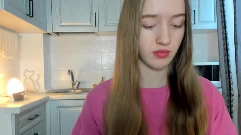 Snapshot of leslie_my_lovee chatting on 11-30-25, 08:40 LESLIE online show from 11-30-25, 08:40