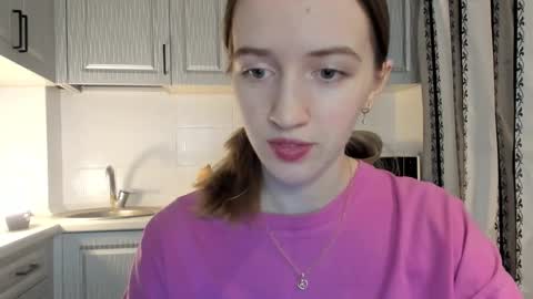 Snapshot of leslie_my_lovee chatting on 12-16-25, 06:57 LESLIE online show from 12-16-25, 06:57