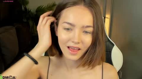 Leslie online show from 05-17-26, 01:03