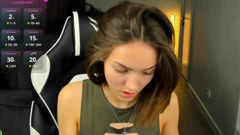 Leslie online show from 06-06-26, 01:11