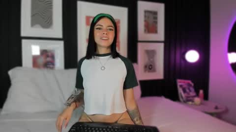 Snapshot of leslie_thompson chatting on 01-06-26, 08:12 leslie_thompson online show from 01-06-26, 08:12