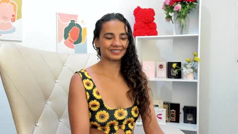 Snapshot of leslyflorez chatting on 12-20-24, 08:23 Lesly online show from 12-20-24, 08:23