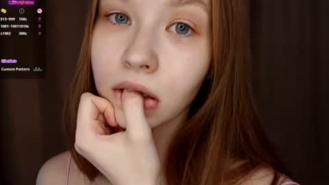 Snapshot of leslyshie chatting on 06-14-26, 06:32 Alice online show from 06-14-26, 06:32