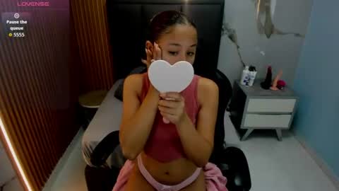 Snapshot of leslysimpson chatting on 07-03-26, 12:33 online show from 07-03-26, 12:33