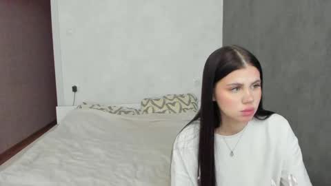 Fiona online show from 02-18-25, 04:48