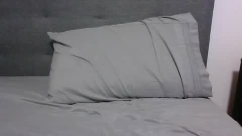 lets_play143 online show from 11-04-25, 01:16