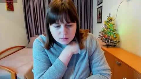 Naomi online show from 12-22-25, 06:54