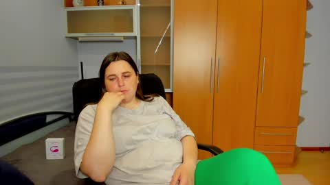 Naomi online show from 06-05-26, 06:52