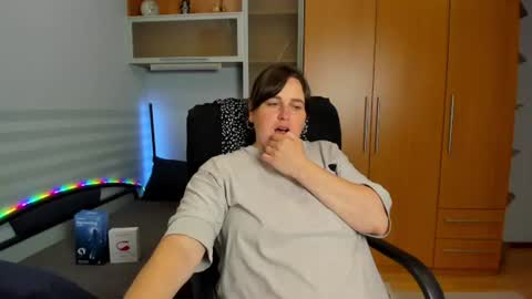 Naomi online show from 07-09-26, 06:28