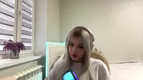 Natalie online show from 05-12-26, 09:17