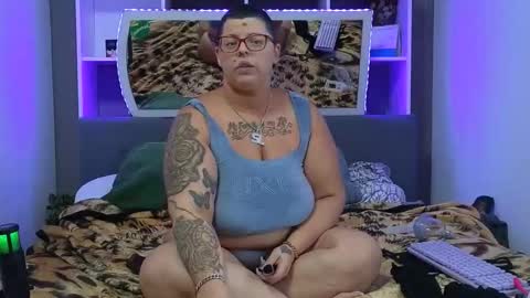 Snapshot of lexi2810 chatting on 10-14-25, 06:03 Lexi und Lex online show from 10-14-25, 06:03