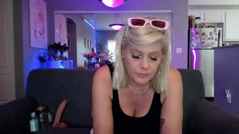 Snapshot of lexi_shocker chatting on 05-19-26, 11:33 Lexi online show from 05-19-26, 11:33