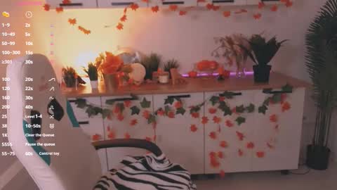 Snapshot of lexi_terele chatting on 11-14-25, 09:30 Lexy - Follow me online show from 11-14-25, 09:30