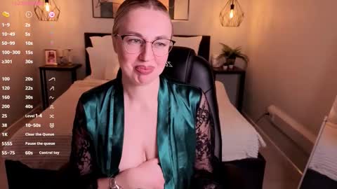 Snapshot of lexi_terele chatting on 11-22-25, 07:18 Lexy - Follow me online show from 11-22-25, 07:18