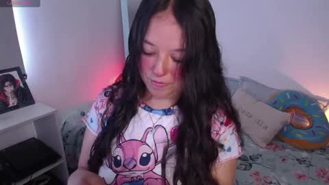 Snapshot of lexie_babe chatting on 10-08-25, 07:22 Lexie Thompson 8pm 0000am -5 online show from 10-08-25, 07:22