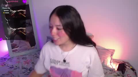 Snapshot of lexie_babe chatting on 10-20-25, 10:43 Lexie Thompson 8pm 0000am -5 online show from 10-20-25, 10:43