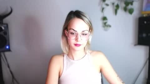 Snapshot of lexie_wild chatting on 02-24-25, 10:03 Lexie online show from 02-24-25, 10:03