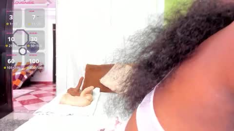 Snapshot of lexieegrey chatting on 10-06-25, 08:39 Lexieegrey online show from 10-06-25, 08:39