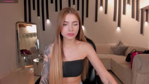 Snapshot of lexiewayne chatting on 03-05-25, 08:00 Lexie online show from 03-05-25, 08:00