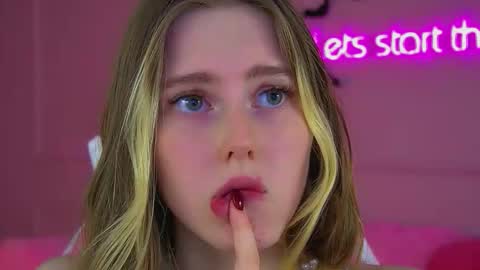 Snapshot of lexireadway chatting on 11-01-25, 06:21 Lexi online show from 11-01-25, 06:21