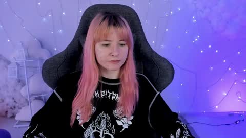 Snapshot of lexiwenford chatting on 02-07-25, 05:41 Lexi Wenford NO NUDE GODDESS online show from 02-07-25, 05:41