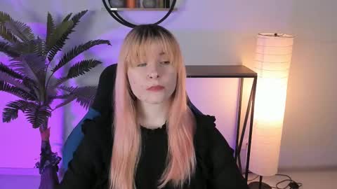 Snapshot of lexiwenford chatting on 02-24-25, 05:54 Lexi Wenford NO NUDE GODDESS online show from 02-24-25, 05:54