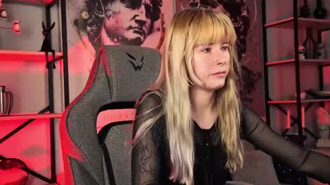 Snapshot of lexiwenford chatting on 06-22-26, 04:20 Lexi Wenford NO NUDE GODDESS online show from 06-22-26, 04:20