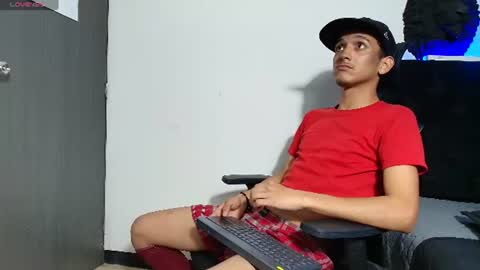 Snapshot of lexter_blue chatting on 06-25-26, 12:54 Lexter Blue online show from 06-25-26, 12:54