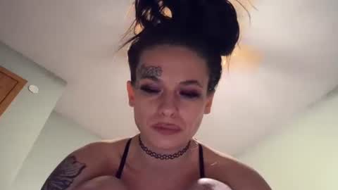 Snapshot of lexxisavagexxx chatting on 12-05-24, 01:49 LexxiSavage online show from 12-05-24, 01:49