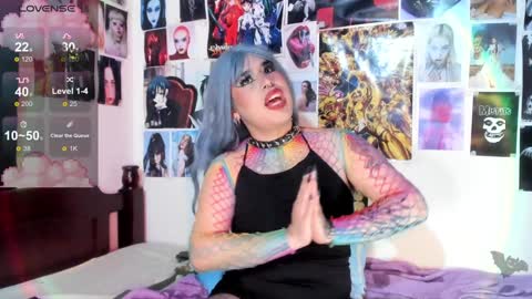 Snapshot of lexxxx_2 chatting on 12-17-24, 10:32 LEXXY online show from 12-17-24, 10:32